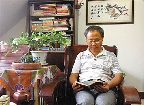 张红兵 59岁，北京博圣律师事务所律师。原名张铁夫，1966年自己改名张红兵。