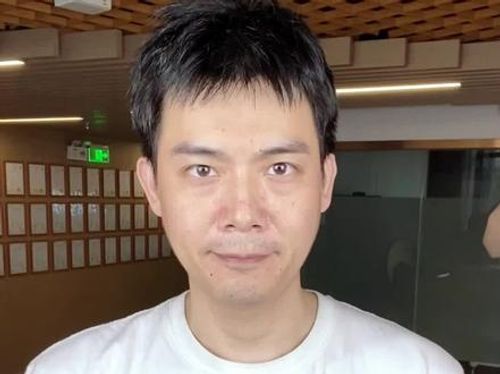 还没玩过ChatGPT的 你赶快来试下 中国的ChatGPT什么时候出现 #ChatGPT #chatgpt引爆算力需求 #训练ChatGPT多烧钱 #chatgpt注册 #Ch……版本过低，升级后可展示全部信息