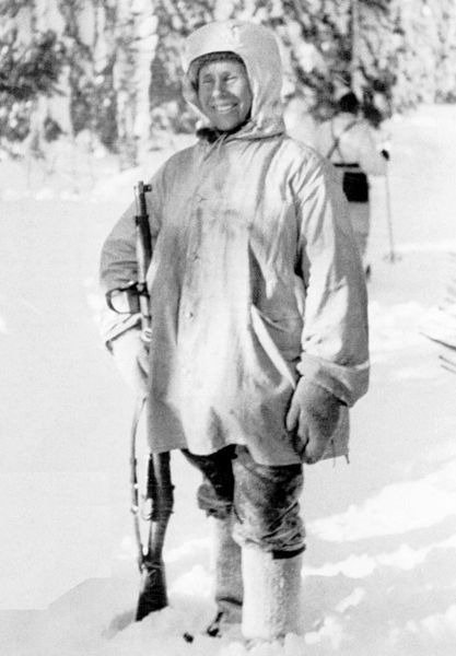 Simo Häyhä was a Finnish sniper in World War II with some terrifying stats. He was credited with 505 confirmed kills of Soviet soldiers in only 100 days The Sniper, History Online, Iron Sights, Army Soldier, Rifles, Dieselpunk, Luftwaffe