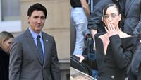 ‘Golden couple of the left’: Steamy photos of Trudeau and Katy Perry confirm romance rumours - YouTube
