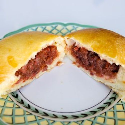 Busy dim sum restaurant in Kowloon