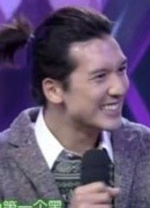 Watch the latest 《快乐大本营》关智斌来做客 秀国语萌翻全场 (2013) online with English subtitle for free undefined