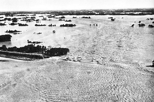 1947年のカスリーン台風による水害。死者・行方不明者1930人。