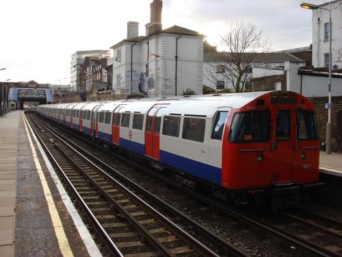 1972 stock at kilburn high road 5