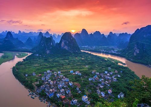 Li River cruise through karst peaks