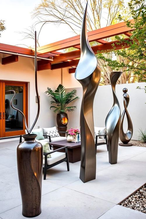 Sculptural Outdoor Art - 22 Mid-century Modern Patio Ideas