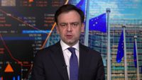 Watch Poland's Finance Minister on Defense Spending, Tariffs, Joint Debt - Bloomberg
