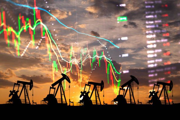 oil rig and economic data. oil prices - crude oil stock pictures, royalty-free photos & images