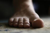 'Heel-strike' may have allowed early humans to walk farther—at the cost of high-impact forces - Phys.org