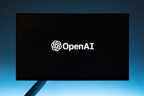 不需要注册OpenAI，国内用户也能免费白嫖ChatGPT