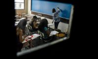 Lei de educação política sancionada por Lula gera debate sobre interferência do Legislativo nos currículos escolares