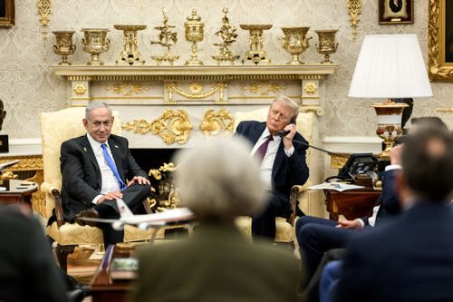 President Donald Trump leads a trilateral phone call with Israeli Prime Minister Benjamin Netanyahu and Qatari Prime Minister Mohammed bin Abdulrahman bin Jassim Al Thani discussing the U.S. peace plan for Gaza, Monday, September 29, 2025, in the Oval Office. (Official White House Photo by Daniel Torok)