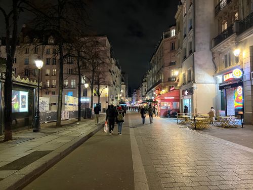rue saint denis paris i fr75 2024 12 02 1