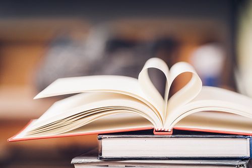 爱读一本书的概念照片下载