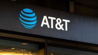 Cellphone outage hits AT&T customers nationwide; Verizon and T-Mobile users also affected | Fox Business