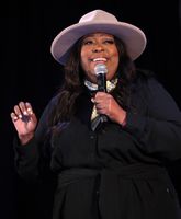 Loni Love - Wikipedia