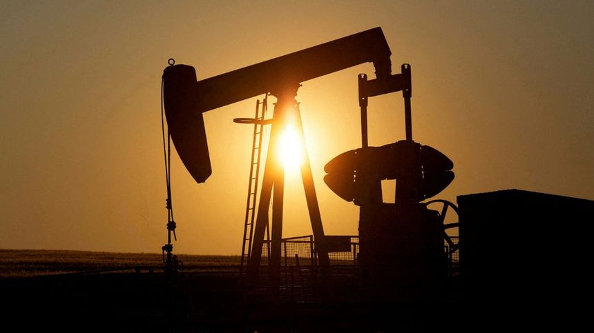 Oil Prices Fall After G7 Agrees to Release 100 Million Barrels From Strategic Reserves