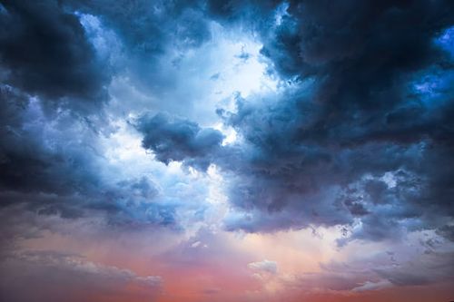 majestuosa nubes de tormenta - nube de tormenta fotografías e imágenes de stock