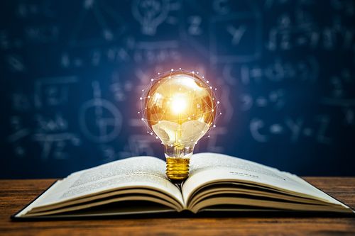 教育和灯泡概念照片下载