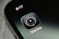 AT&T, Verizon, and T-Mobile Are Dropping on Starlink Fears. Analysts Say Buy. - Barron's