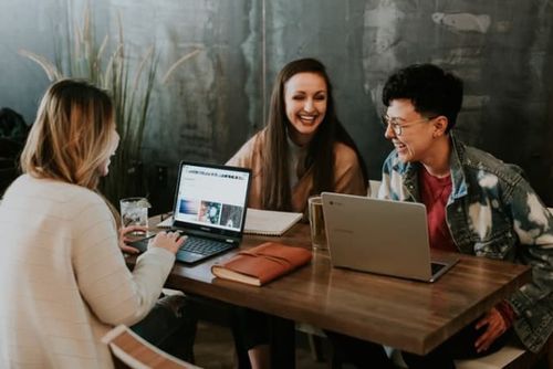 Global IT recruitment team collaborating