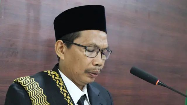 Indonesian Police Detain Former Islamic Boarding School Head After Abuse Allegations