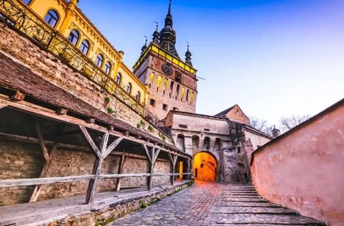 遨遊匈羅雙國│地下鹽礦遊樂場．布蘭城堡．匈牙利馬術秀．吸血鬼故鄉．埃格爾公牛血．錫比烏．布拉索夫10日