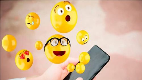 Descubre algunas de las mejores webs para copiar y pegar emojis con las que podrás decorar tus conversaciones