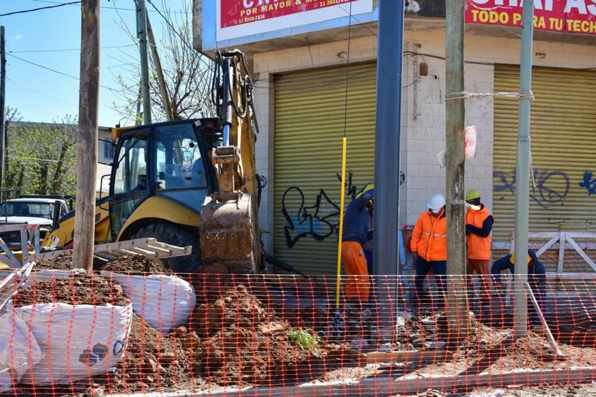 AySA lleva agua potable al barrio San Francisco de Morón sur