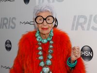 Fashion Icon Iris Apfel Dies Aged 102: What to Know | TIME