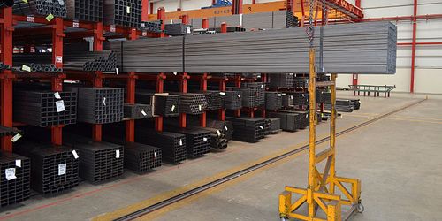 Almacenaje frontal de productos largos