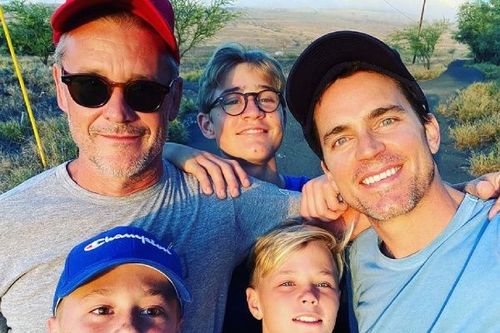 Facts About Dad Matt Bomer’s Three Sons – Kit, And Twins Henry And Walker | Matt bomer, Simon halls, Matt bomer husband