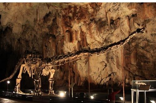 布斯當娜鐘乳洞