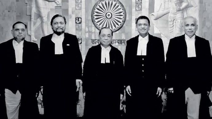 अयोध्या पंच-जज बेंच : भूतपूर्व भारत के मुख्य न्यायाधीश रंजन गोगी, सीजेआई-नामित एस.ए. बोबडे और जस्टिस डी वाई चंद्रचूड, अशोक भूषण और एस अब्दुल नजीर