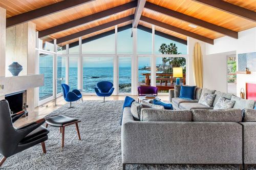 Mid-century modern beach house