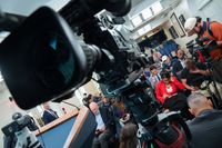 DOJ investigating five TV networks over White House pool coverage - The Washington Post