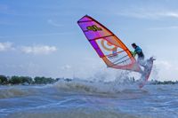 Windsurfing at the lake - perfect surfing vacation in Podersdorf am See