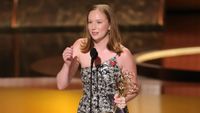 Emmys 2025: 'Hacks' star Hannah Einbinder's acceptance speech goes viral | Mashable