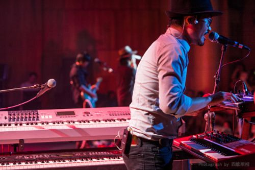 旅行团乐队南宁演唱会