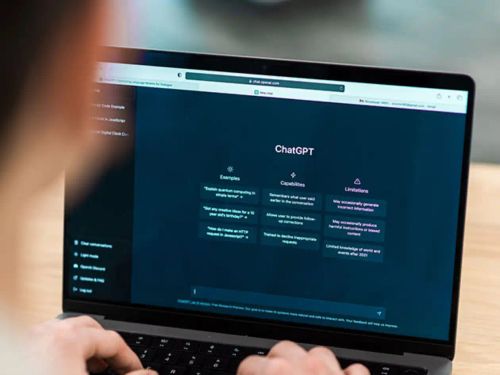 对于习惯在电脑上办公和写作的用户来说，使用 ChatGPT Windows版 是最便捷的方式照片