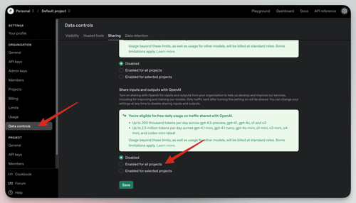 OpenAI 平台的免費 API 設定頁面。左側選單中選取「Data controls」（資料控制項），右側可以看到資料共享的選項面板，顯示了免費Token使用額度的相關資訊。