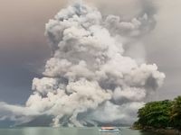 Thousands evacuated, flights disrupted as Indonesia’s Ruang volcano erupts | Volcanoes News | Al Jazeera