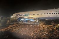 Boeing 737 plane skids off runway at Senegal’s main airport with 10 people injured | The Independent