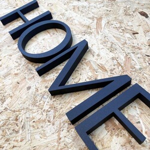Letras 3D personalizadas de 10 a 20 cm de altura. Rótulos corpóreos a medida para interiores de cualquier fuente y color. 2 cm de espesor. imagen 1