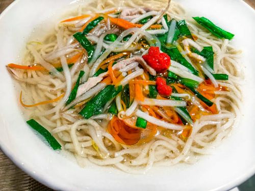 clear soup chuka soba served at shanghai restaurant in tokyo - douban stock pictures, royalty-free photos & images