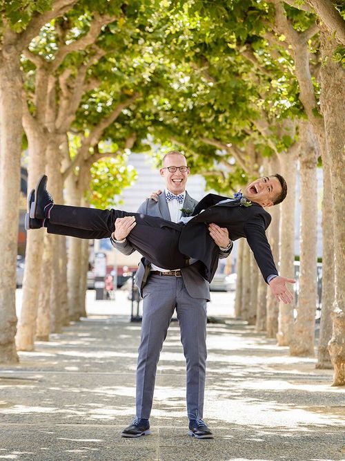A funny couple pose idea for wedding day photos