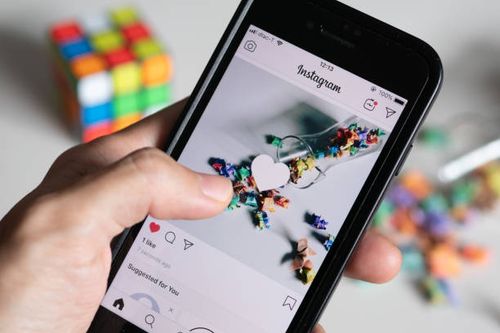 Instagram user liking his own photo on Instagram. Bangkok, Thailand - July 27, 2019 : Instagram user liking his own photo on Instagram. instagram photo stock pictures, royalty-free photos & images