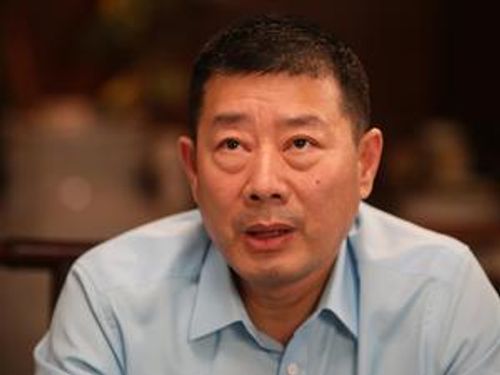 冷友斌回应网友质疑：说价格高 对飞鹤不公平！