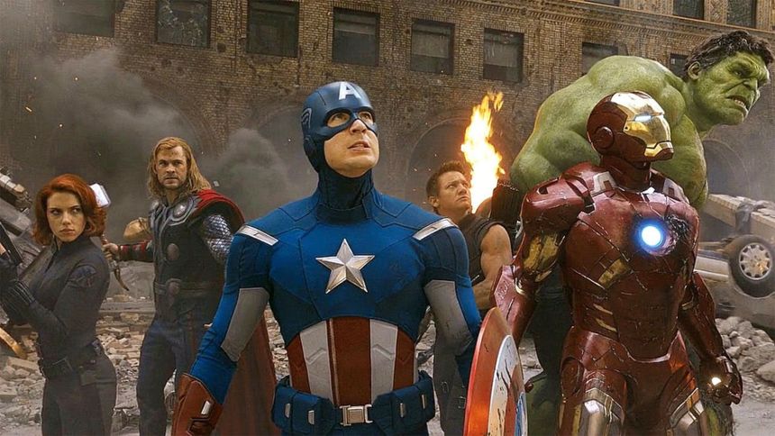 Os Vingadores 2012 - Homem de Ferro, Capitão América, Thor, Hulk, Viúva Negra e Gavião Arqueiro reunidos em Nova York