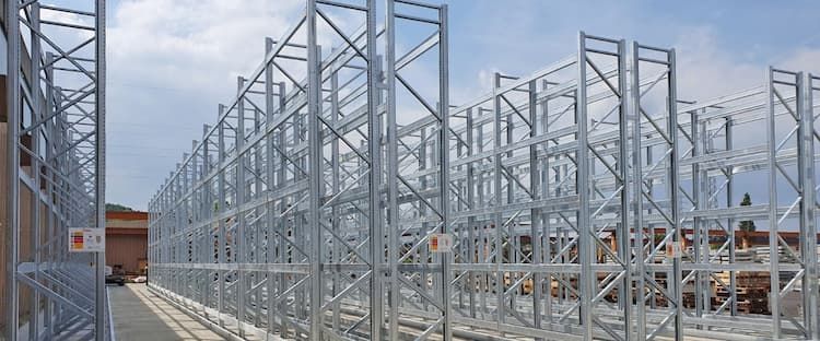 Almacenes a cielo abierto: qué son y qué mercancías almacenan